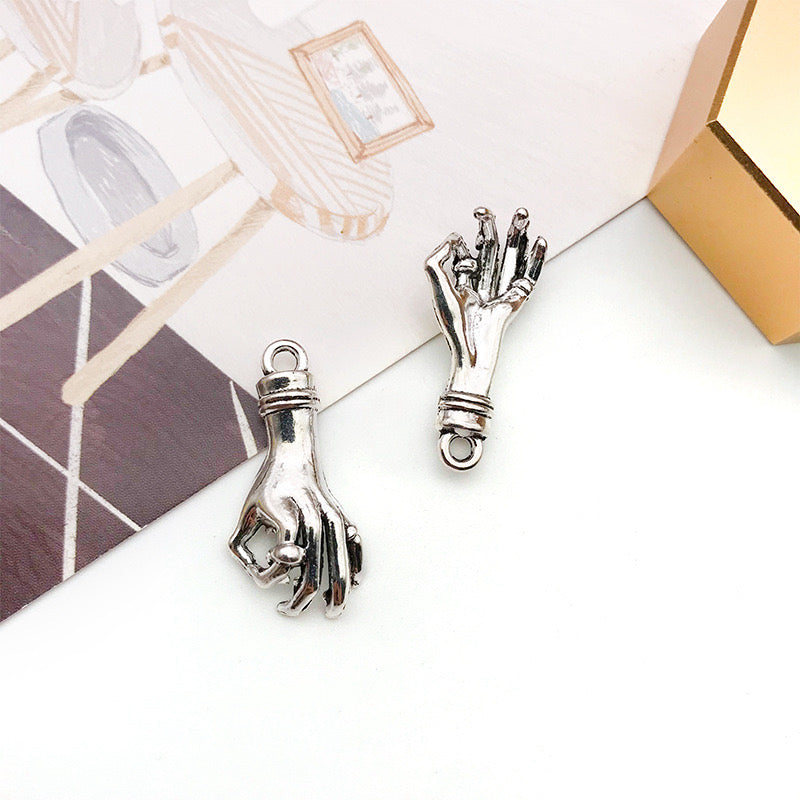 【P262】Sliver OK hand- High quality charms