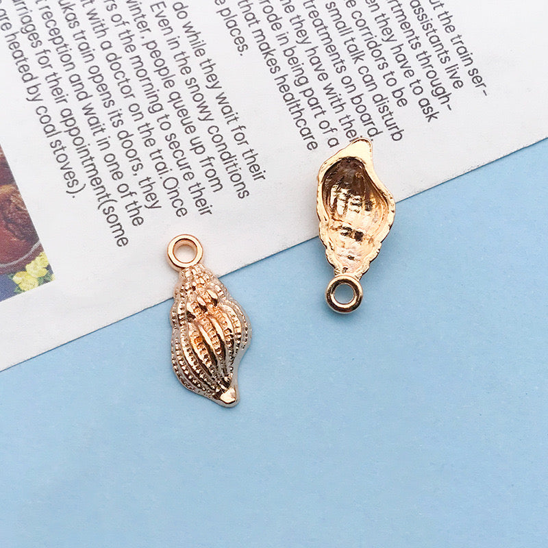 【P280】Golden conch- High quality charms